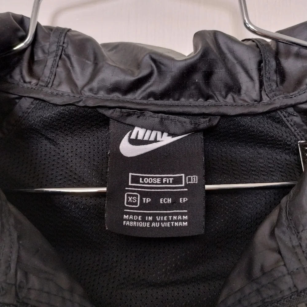Nike Boys Jacket Size XS Black Lime Green zip up hooded Lightweight